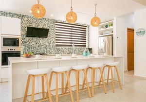 Perfect Stay! Newly Renovated Quiet 4 BR Villa
