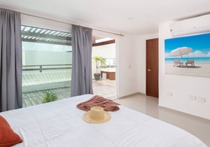 Phenomenal Combo Of 2 Separate PH 1 | 6BR | Private Jacuzzi | Chic Amenities And Gym | 2 Rooftops