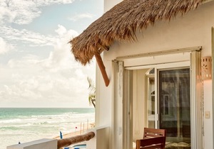 Private Luxury Beach Front Villa-Beautiful Beach, Infinity Pool and Full Staff