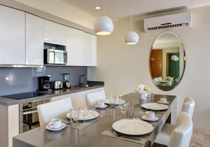 Private Roof w/Mini Pool, Fast WiFi, SmartTV, Security 24 Hours, Garage Parking