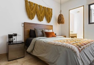 Private Room in #1 location, Ipana condos