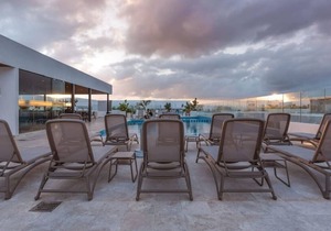 Private Room in #1 location, Ipana condos
