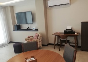 Quiet 2 bedroom Condo with pool 11 min to beach