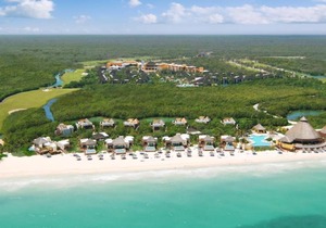 R 1516 Fairmont Mayakoba with Free valet parking, Limo or Town Car service available & Terrace.
