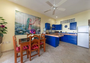 RARE 😎🏰🐉 El Centro Caribbean Oceanfront by Playa Norte 🏖 Hidalgo Main Plaza