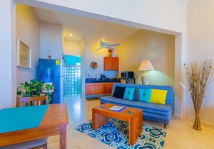 RARE 😎🏰🐉 El Centro Caribbean Oceanfront by Playa Norte 🏖 Hidalgo Main Plaza