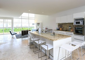 RELAXING 3BR CONDO AT MAGIA CLOSE TO THE BEACH AND 5TH AV!!!