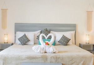 Sea views, the best location, few steps from the beach, with beautiful terrace