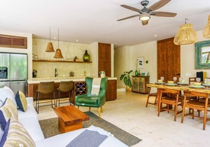 Stunning Tulum Condo: Rooftop Pool & Modern Design