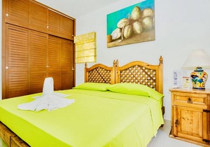 Superior Budget Room With Swimming Pool Air Conditioning and Parking