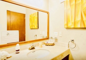 Superior Comfort Room With Swimming Pool Air Conditioning and Parking