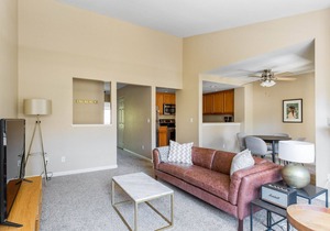 Trendy Santa Clara 2BR w/W/D, Gym, Pool, walk to Safeway, by Blueground in Santa Clara