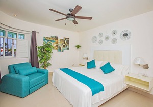 Turquoise Ocean Steps Away | Downtown | Block Away From Malecon | Pools