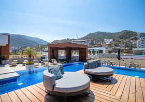Zona Romántica 1BR, Pools & Ocean Views in Puerto Vallarta