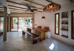 Zorba Villa 4, Exclusive 3BR Villa on the beach! Sleeps 8.