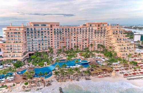 Punta Cancun Resort | 132 m² Resort ∙ 127 guests