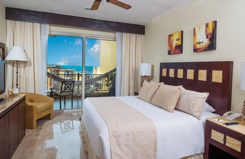 Playa Mujeres Resort | 2 Bedroom Luxury Residence SUITE that sleeps 6 & OCEAN VIEWS!