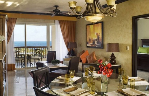 Playa Mujeres Resort | 2 Bedroom Luxury Residence SUITE that sleeps 6 & OCEAN VIEWS!