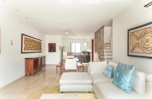 Centro Apartment | 2 story PH 3B heated jacuzzi close beach