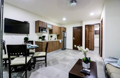 Tohoku Apartment | 303 Cozy 1BR Suite Great Rooftop Pool/Bar Sleep 4!
