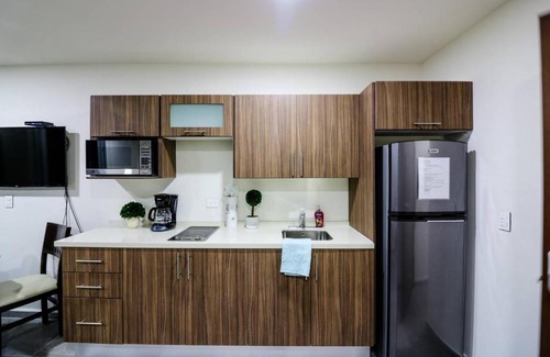 Tohoku Apartment | 303 Cozy 1BR Suite Great Rooftop Pool/Bar Sleep 4!