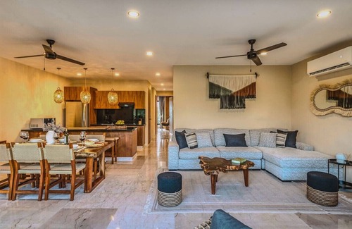 Zama Condo | 3BR Deluxe PH w Private Pool + Rooftop