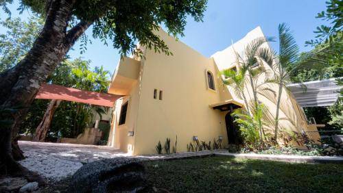 Playacar Fase II House | 400 m² House ∙ 4 bedrooms ∙ 10 guests