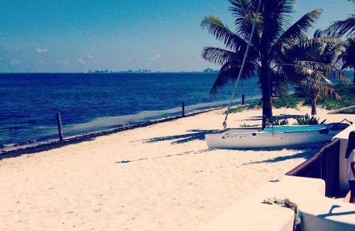 Puerto Juarez House | 400 m² House ∙ 5 bedrooms ∙ 18 guests