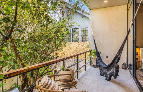 Zama Villa | 4BR Villa w Pool Hot Tub| Free Floating Breakfast