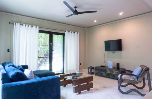 Downtown Condo | 88 m² Condo ∙ 2 bedrooms ∙ 6 guests