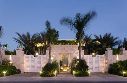 Puerto Juarez Villa | 950 m² Villa ∙ 6 bedrooms ∙ 16 guests