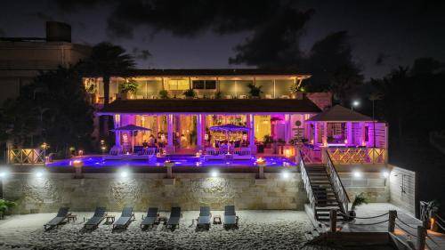 Puerto Juarez Villa | 950 m² Villa ∙ 6 bedrooms ∙ 16 guests