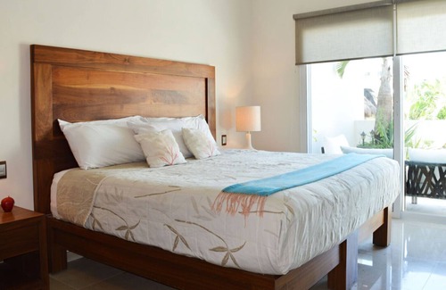 Gonzalo Guerrero Apartment | AMAZING 3BR PENTHOUSE STEPS TO THE BEACH AND 5TH AVENUE