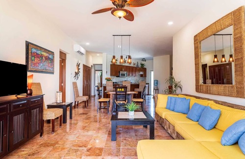 Centro Condo | Amazing Ocean Views! | Beach Service & Pool | Steps to 5th Ave! | Maid!