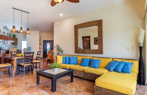Centro Condo | Amazing Ocean Views! | Beach Service & Pool | Steps to 5th Ave! | Maid!
