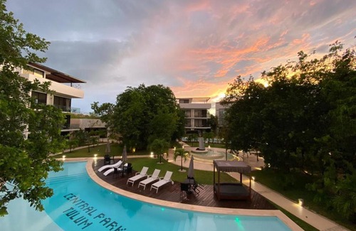 La Veleta House | BÄAK- Central Park PHA- 3 BED Penthouse PRIVATE ROOFTOP POOL GYM SPA