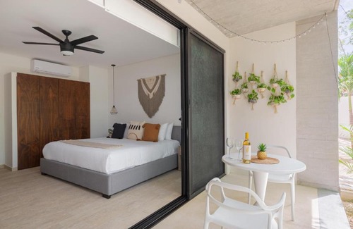 Tulum House | BÄAK- D106- LUXURY studio with Beautiful Terrace WiFi