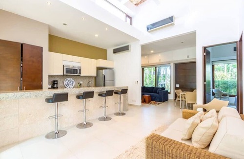Akumal House | Beach Club Access | 2 Pools | Rooftop | Gym | Spa
