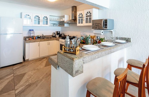 Zona Hotelera Villa | Beachfront house with direct access to the sea, Swimming pools, Air Conditioning, ZH