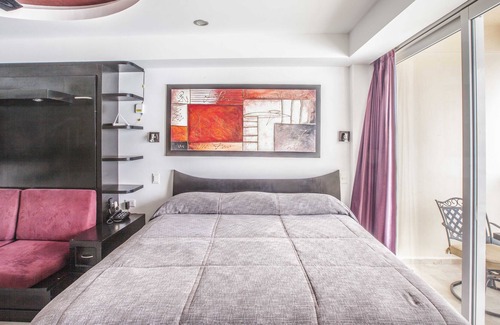 Punta Cancun Apartment | Beachfront Studio in Cancun´s Heart. Breathless view!