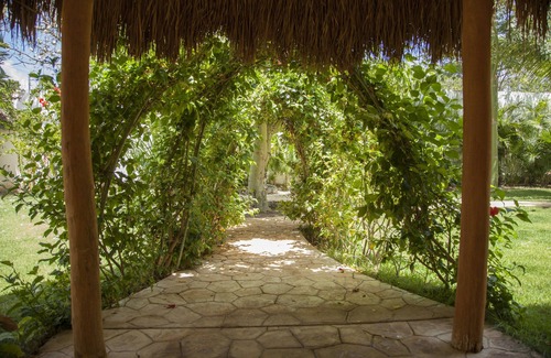 Ejidal House | Beautiful 6 BEDROOM Private Villa with garden, BBQ and pool, Playa del Carmen
