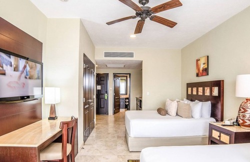 Playa Mujeres Resort | CANCUN 2 BR WATERFRNT PENTHOUSE VILLA DEL PALMAR-other size suite also available