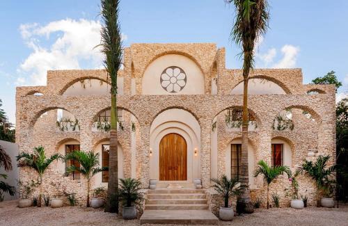 Tulum Villa | Casa Arka - Palacial Sanctuary for group retreats