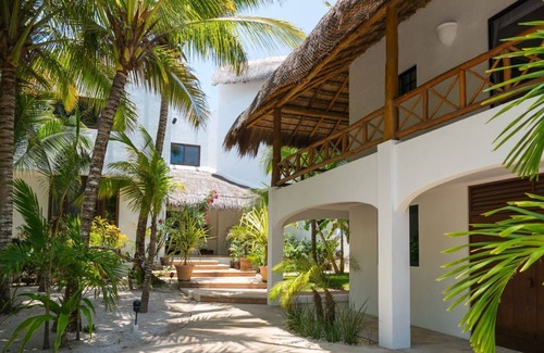 Akumal Villa | Casa Magica-Beachfront Akumal, Chef included on new bookings.