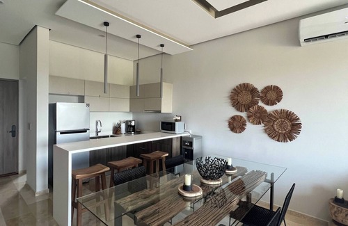Playa Paraiso Condo | Casa V - Penthouse Elegance