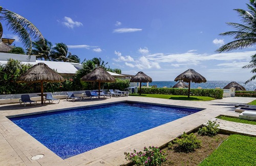 Puerto Morelos Condo | Casita Granadas, Gorgeous oceanfront condo close to the downtown core!