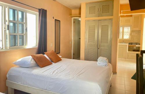 Centro - Supmza 001 Apartment | Central Studio With Balcony & Kitchen