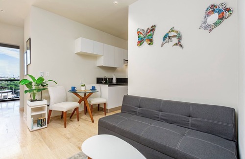 Centro House | Charming 1-bedroom building with AC, WiFi in enchanting Playa del Carmen