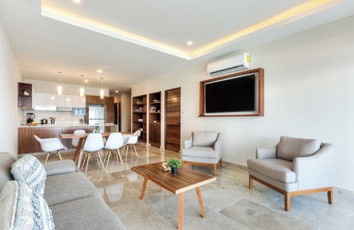 Centro - Supmza 001 Apartment | Charming 3-Bedroom Apartment facing the beatiful sea of Isla Mujeres,