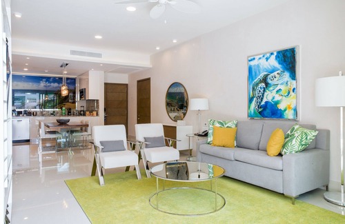 Playa Mujeres Resort | Chic 1-bedroom resort with fitness room and AC in marvelous Cancun